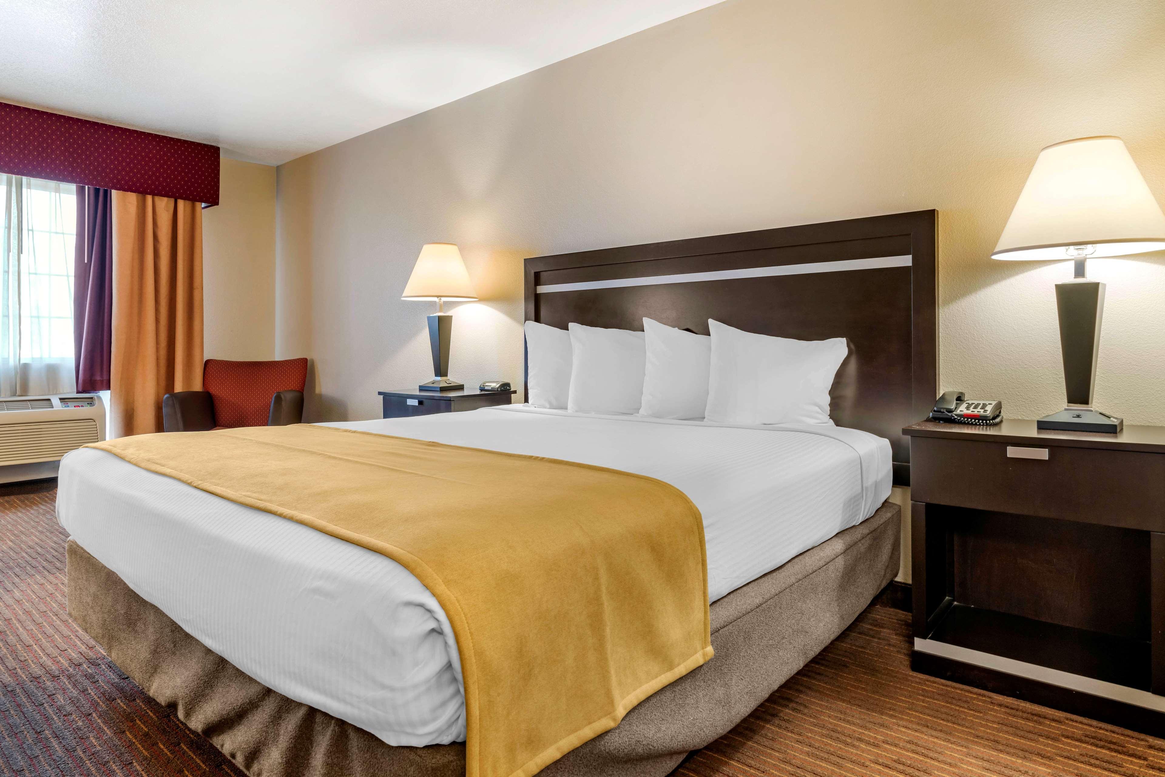 Best Western Luxury Inn Tracy Exterior photo