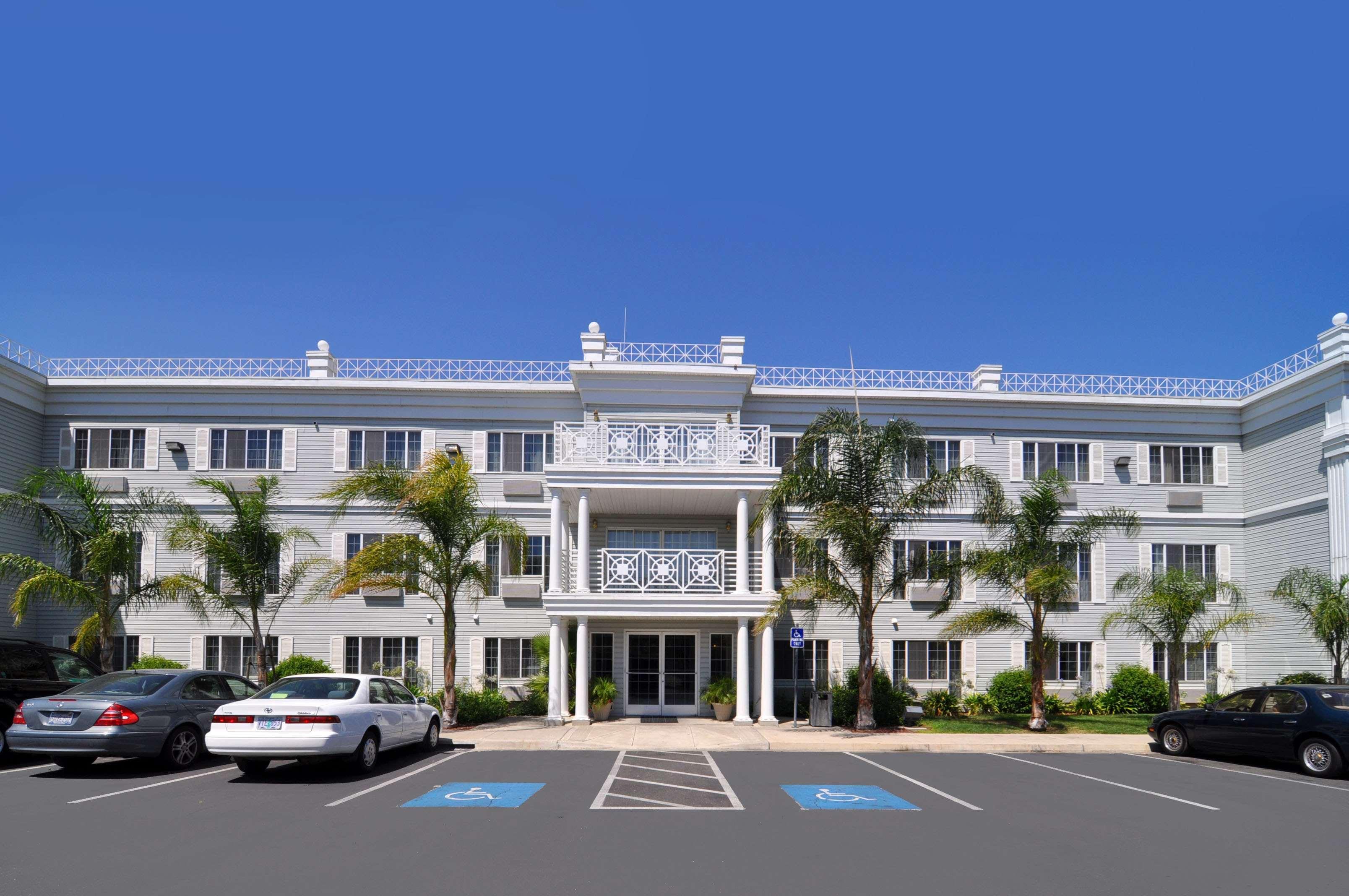 Best Western Luxury Inn Tracy Exterior photo