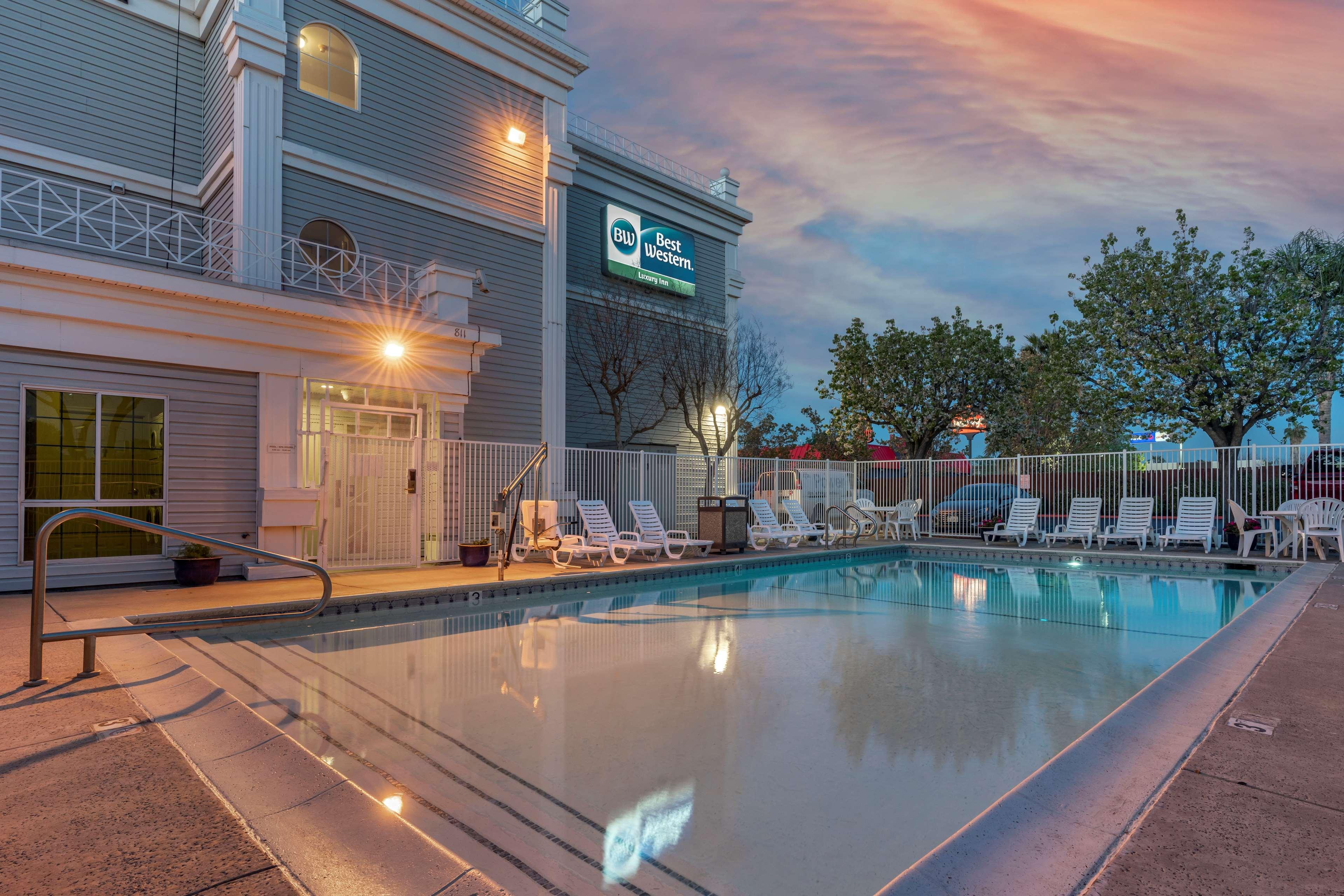 Best Western Luxury Inn Tracy Exterior photo